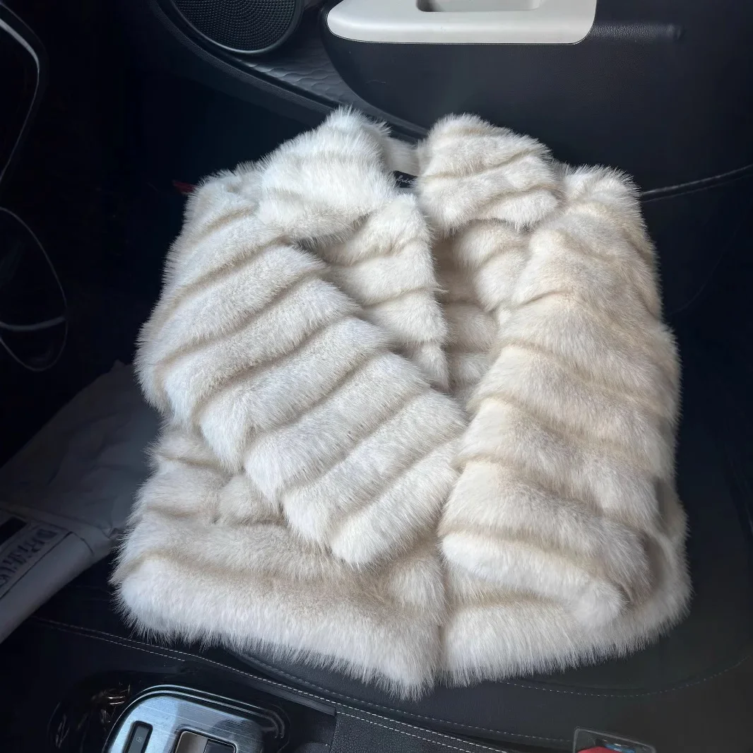 Girls Coat 2026 Winter New Children's Clothing Baby Girls Mink Imitation Hair Fashion Short Fur Coat Gorgeous Temperament
