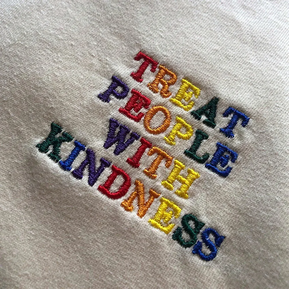 

Treat People with Kindness Rainbow Letters Embroidered T Shirts Summer Short Sleeve Women Casual Tops Ins Fashion Cotton Tees