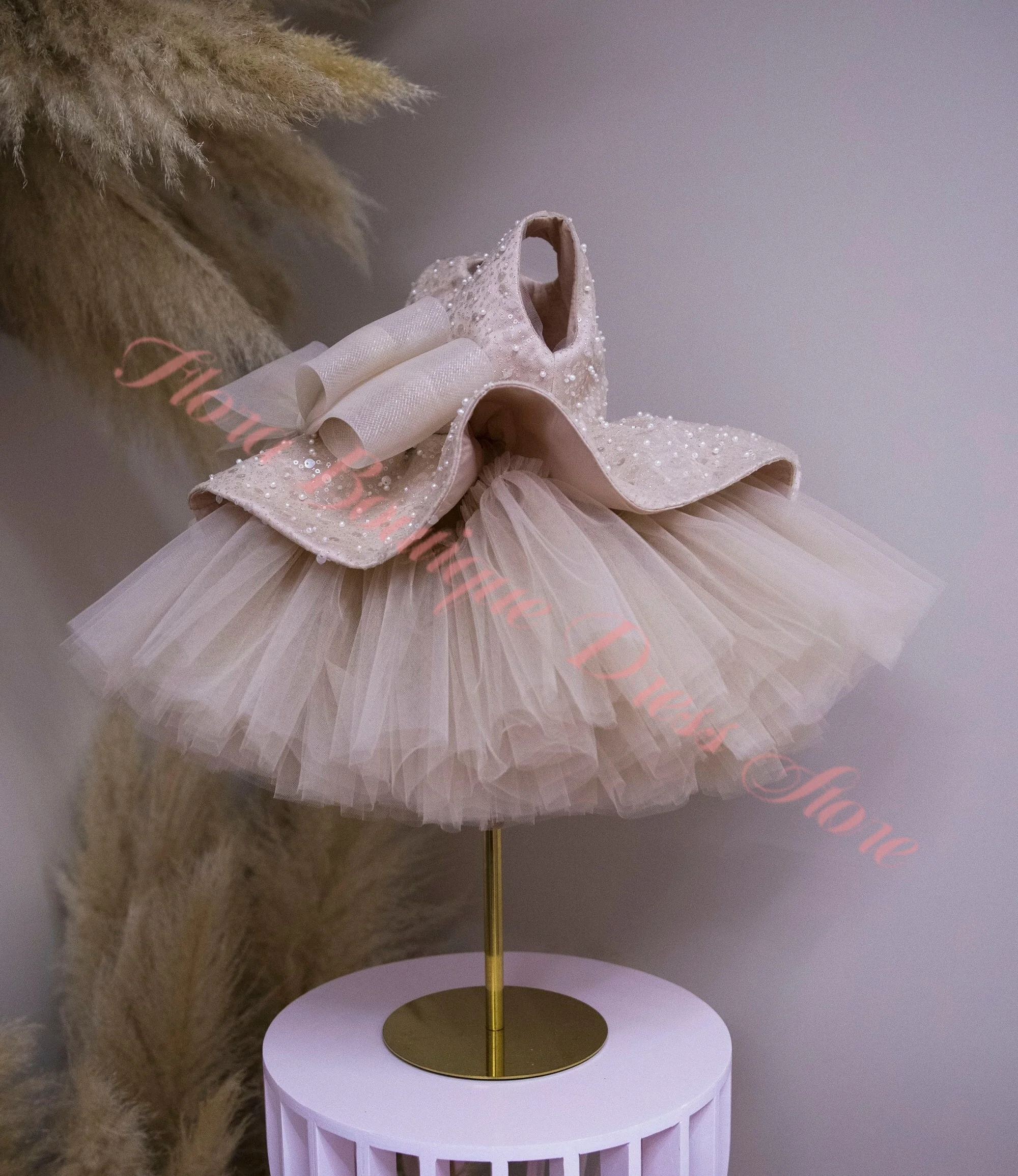 Luxury Sequins Flower Girl Dress Sleeveless with Bow Layered Wedding Baby Birthday Banquet Performance Princess Dress Customized