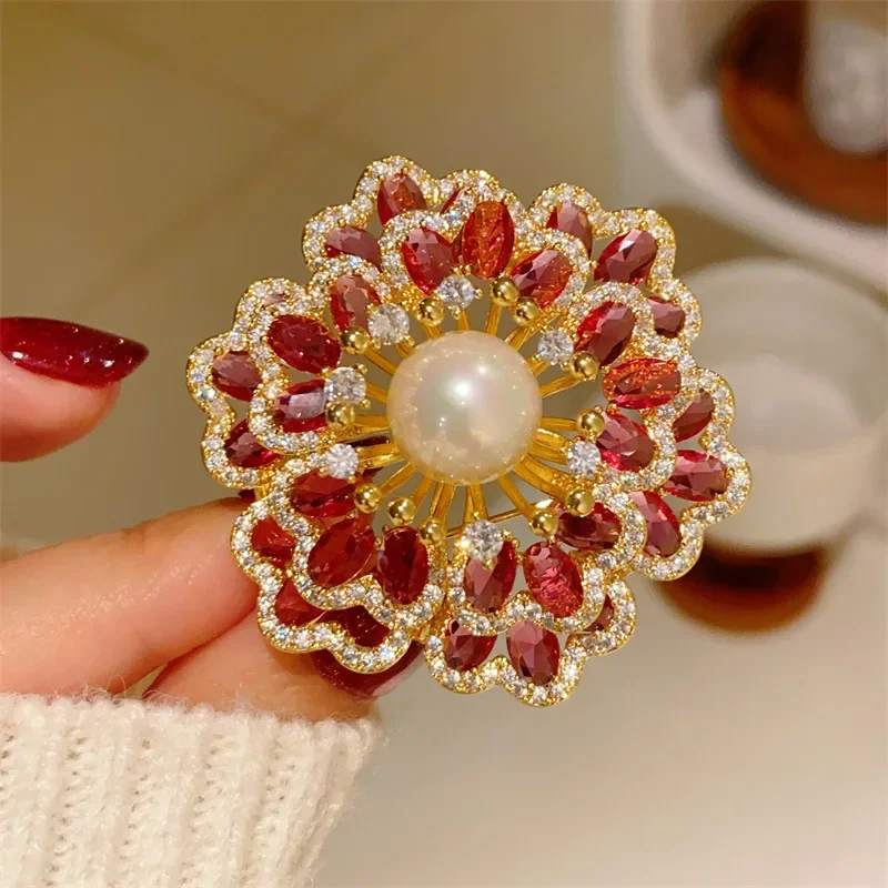 Shining U Luxury Simulated Ruby Floral Emerald Pearl Brooch for Women Fashion Overcoat Accessory Gift