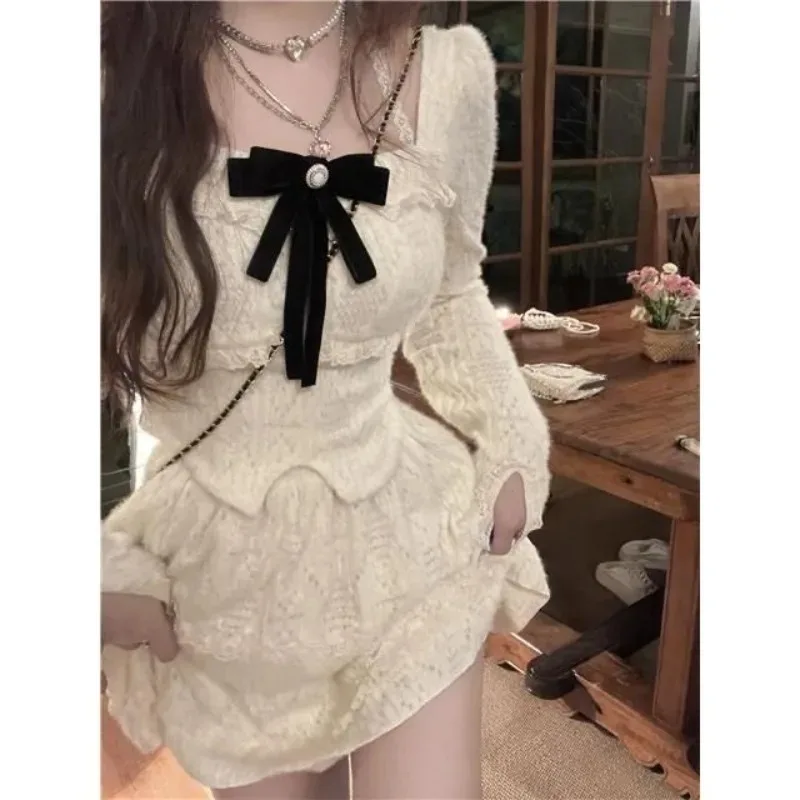 

French Velvet Square Neck Top Cake Skirt Two Piece Set Women Fashion Bow Ruffle Edge Lace Splice Solid Soft Autumn Sweet Suit