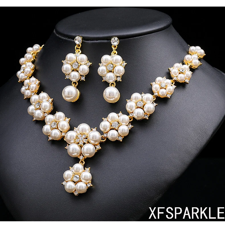 

Pearl necklace earrings two-piece bridal vintage high design sense