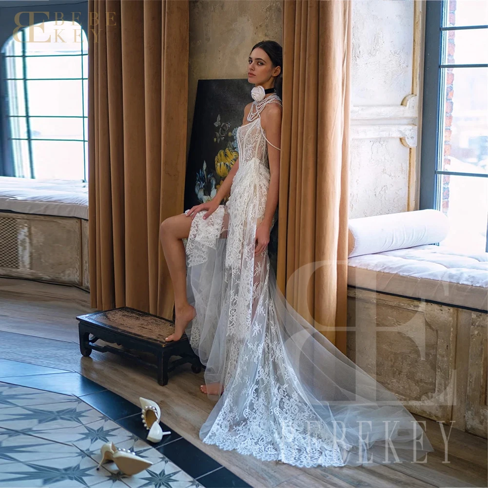 فستان زفاف BEBEKEY مخصص رائع مزين بالدانتيل غمد بدون أكتاف فستان رسمي بقطار قابل للانفصال