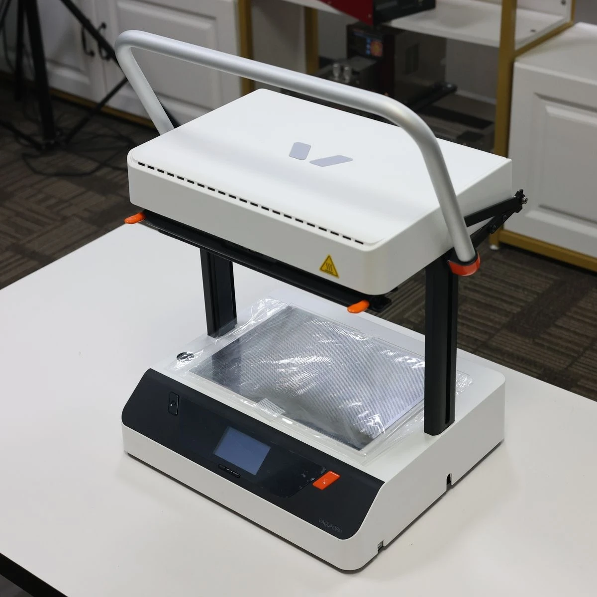 1.32KW Plastic Vacuum Forming Machine Automatic Plastic Blister Machine injection molding machine