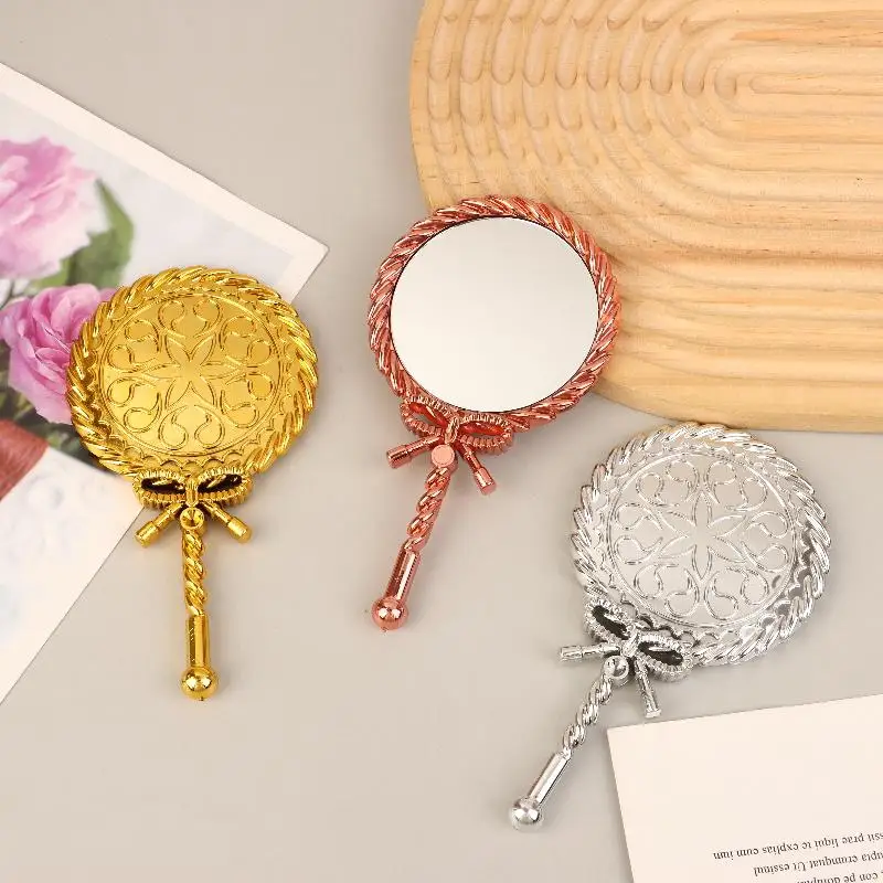●Portable Vintage Handheld Makeup Mirror Hand Hold Round Cosmetic Mirrors European Style Noble Ancient Court Mirror Beauty Tool