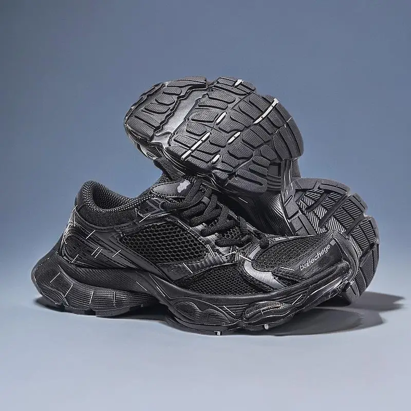 

The new N/B-574 trendy sports shoes with personalized splicing have attracted a lot of attention when displayed on the street