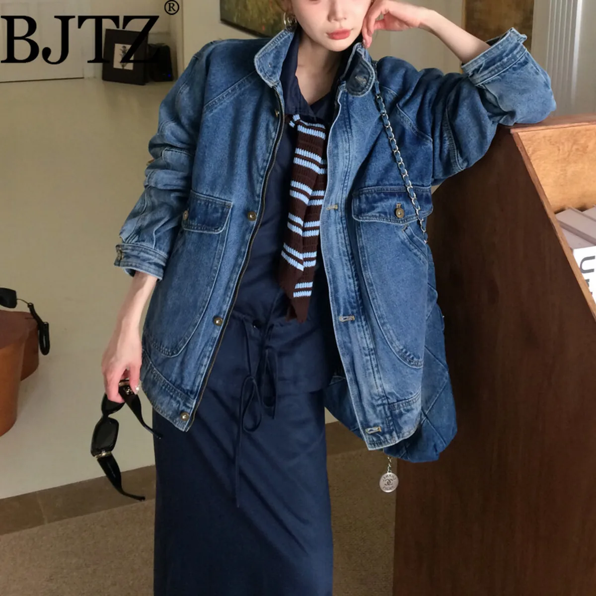 

BJTZ 2025 AW Women’s Vintage Wash Textured Denim Jacket Notched Lapel Casual Chic Coat Distressed Autumn Winter Outerwear