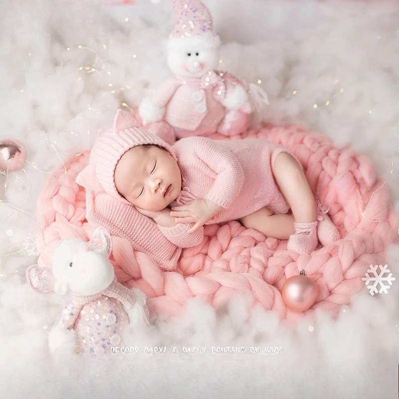 

Newborn Photography Props Pink Christmas Theme Set Knitted Outfit with Hat Snowman Decors Fotografia Studio Photoshoot Accessory