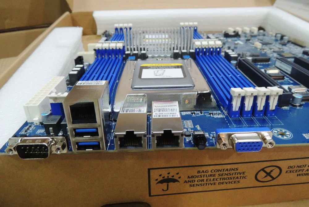 EPYC 7302 7742 7413 7R13 7B13 Processores,100% Tested Work WellFreeship Original MZ72-HB0 V3.0 Dual Server Motherboard Support