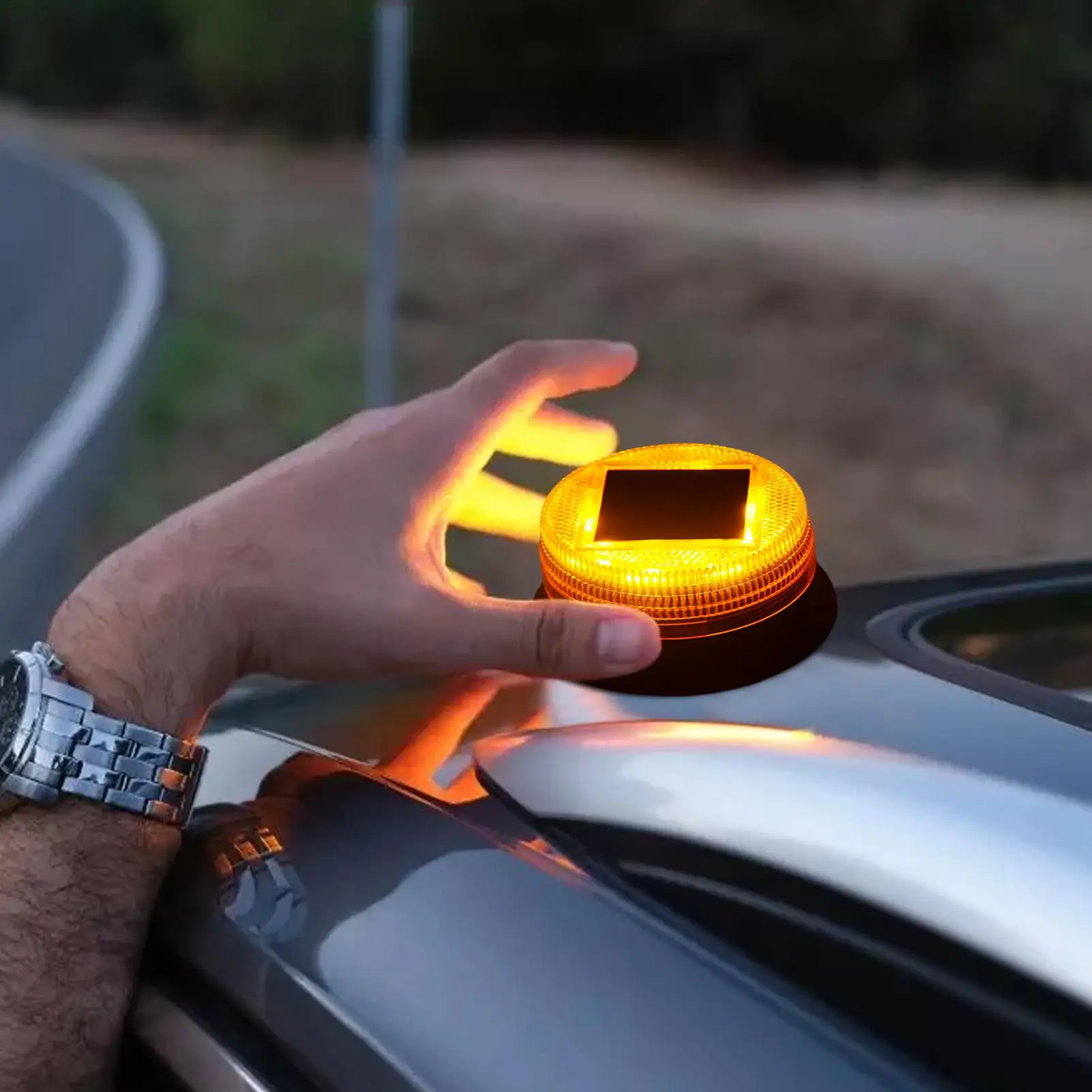 Solar Warning Light for Car Beacon Flashing Lights LED Beacon Lights with Magnetic Base Water-resistant Solar Safety Flashing