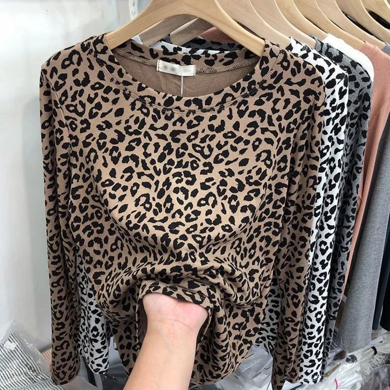 Long Sleeved Leopard Print T-shirt  Autumn Winter 2024 Women's Fashion Round Neck Slim Fit Top Simple Versatile Base Shirt