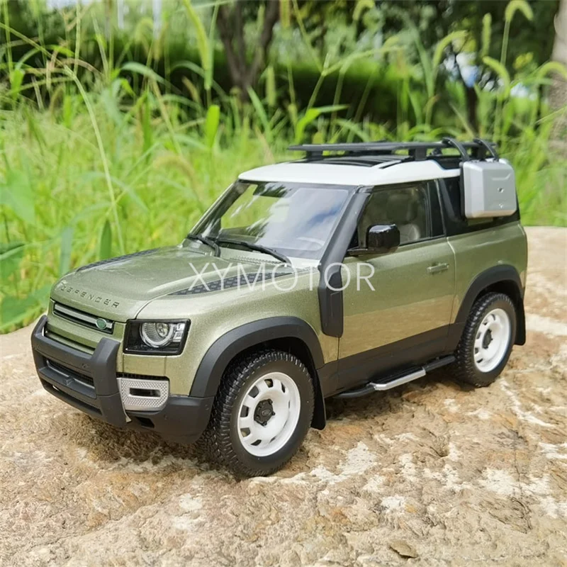 

Модель автомобиля из коллекции Land Rover Defender 1/18 110, 2020