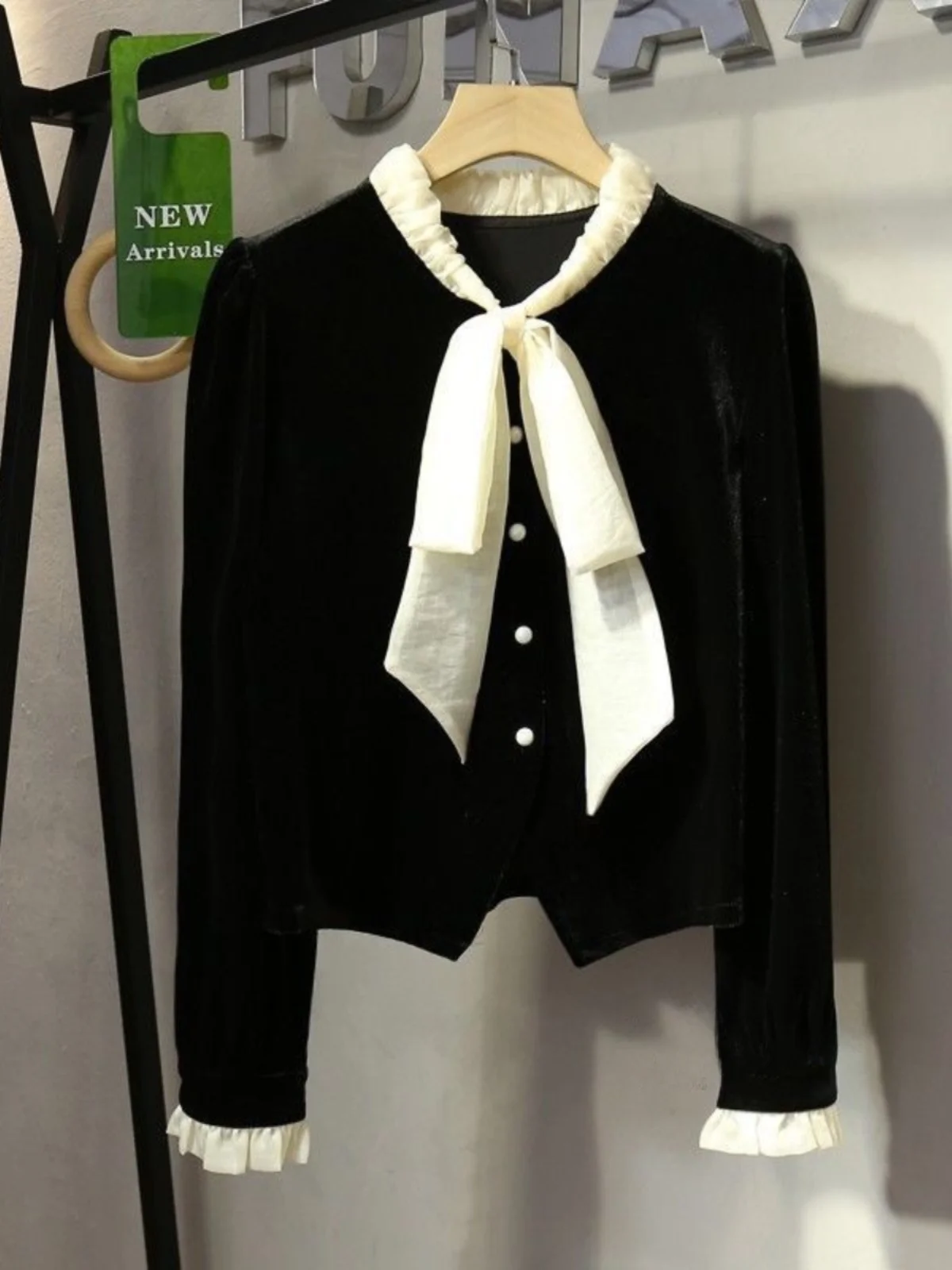 

Velvet Knot Belted Color Block Bubble Sleeve Shirt Women's Autumn Winter Slimming Fashionable round Neck Long Sleev...