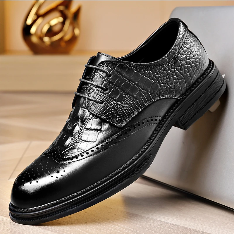 

Новые модные мужские кожаные туфли-оксфорды с вырезами, на шнуровке, высококачественные, деловые, комфортные, с острым носком