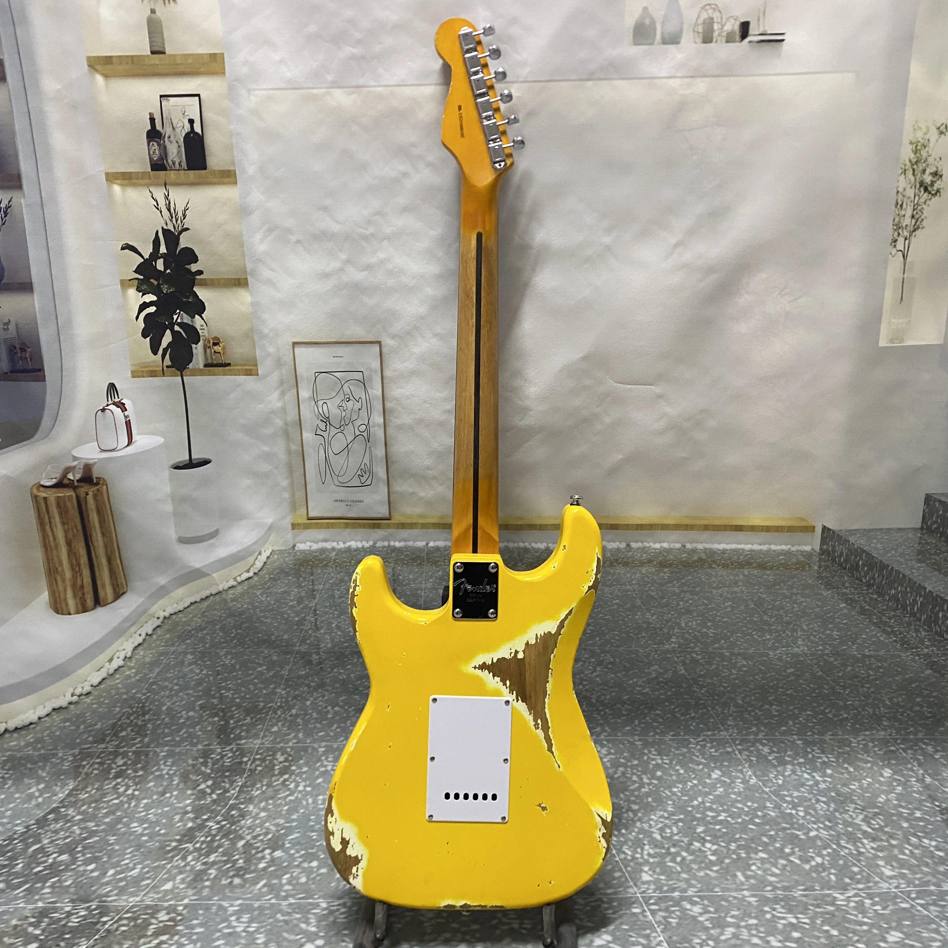 Yellow Retro st Electric Guitar 21 frets Alder Body Rosewood fingerboard SSS pickup quality guaranteed for fast delivery