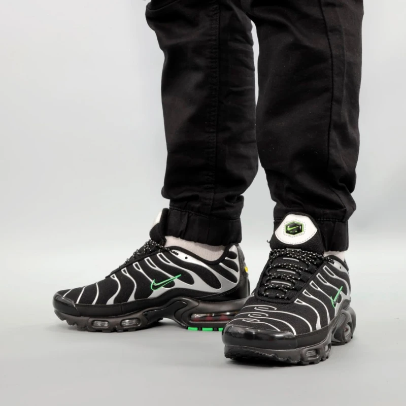 Nike Air Max Plus TN Black Silver Green Strike Cyber ​​Y2K Street-Style Men Women Dad Sneakers DR0139-001