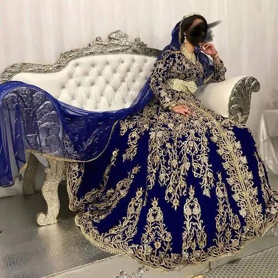 Royal Blue Caftan Wedding Dresses Algerian bey‘s Kaftan Long Sleeve Gold Lace Applique Beaded Arabic Bridal Gown