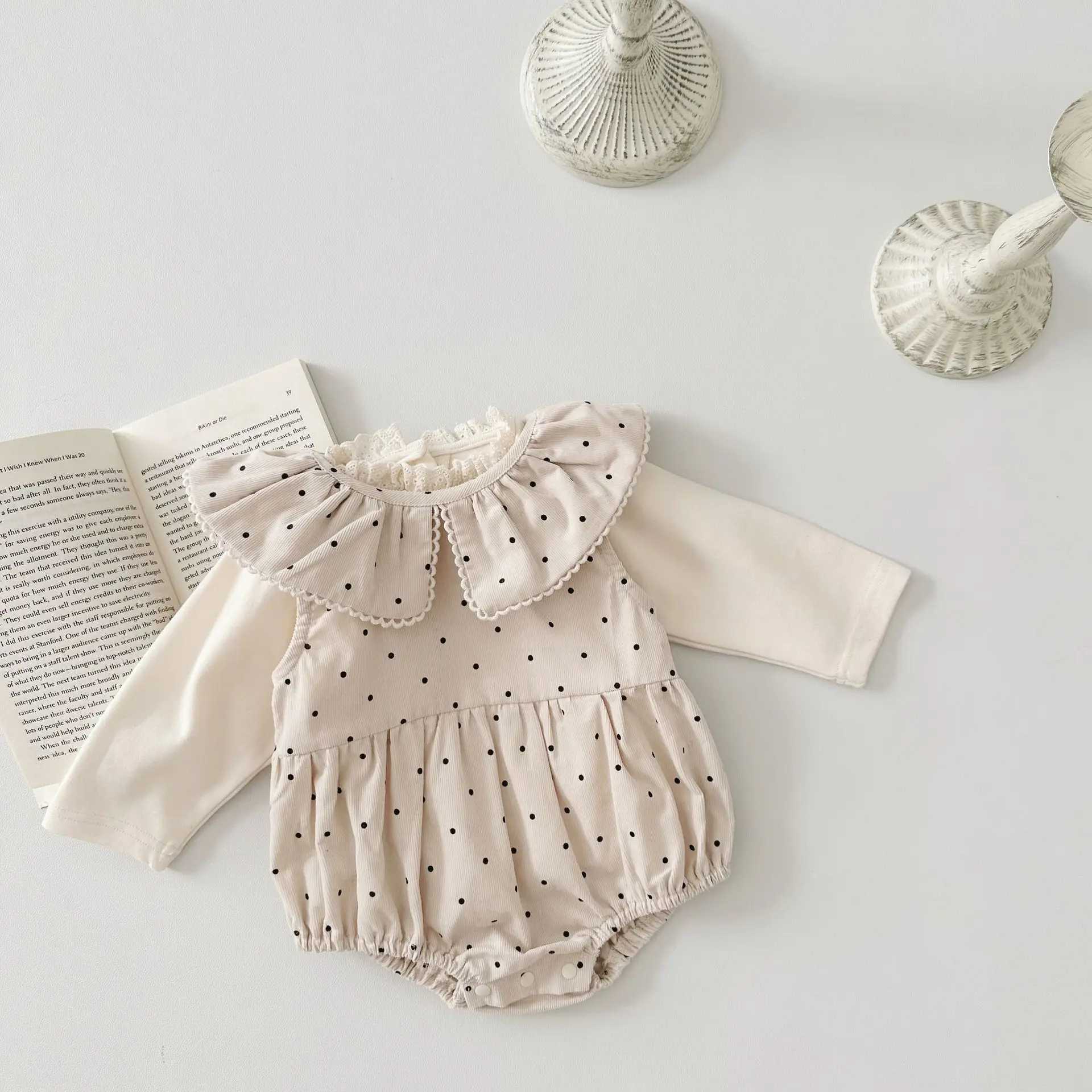 

2024 Spring New Baby Girl Sleeveless Corduroy Bodysuit Infant Ruffled Collar Dot Jumpsuit Newborn Toddler Casual Clothes 0-24M