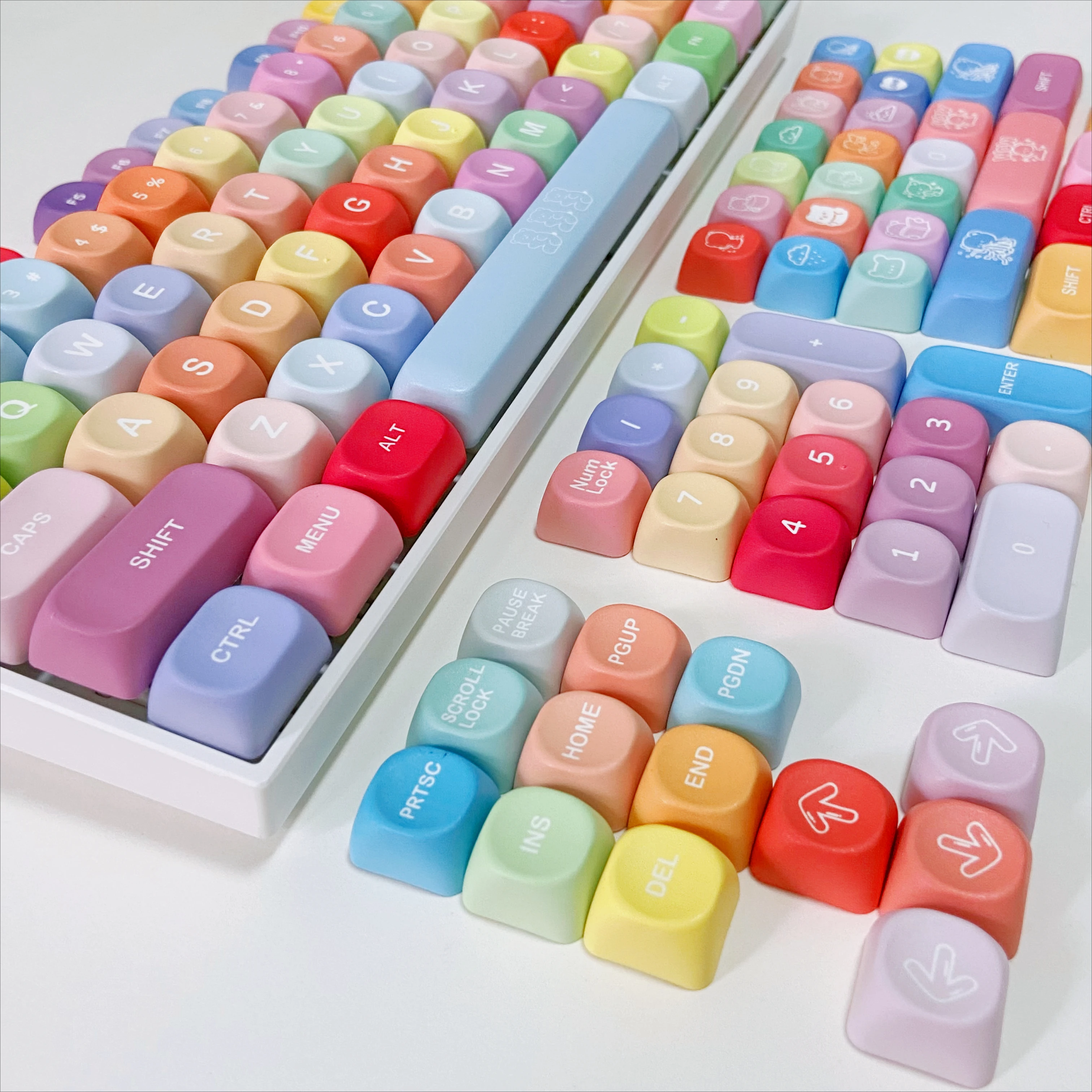 English Korean Bear Gummy Keycaps Cute Rainbow MOA Key Caps for Mechanical Keyboard Custom PBT Keycaps Gaming Keyboard DIY Decor
