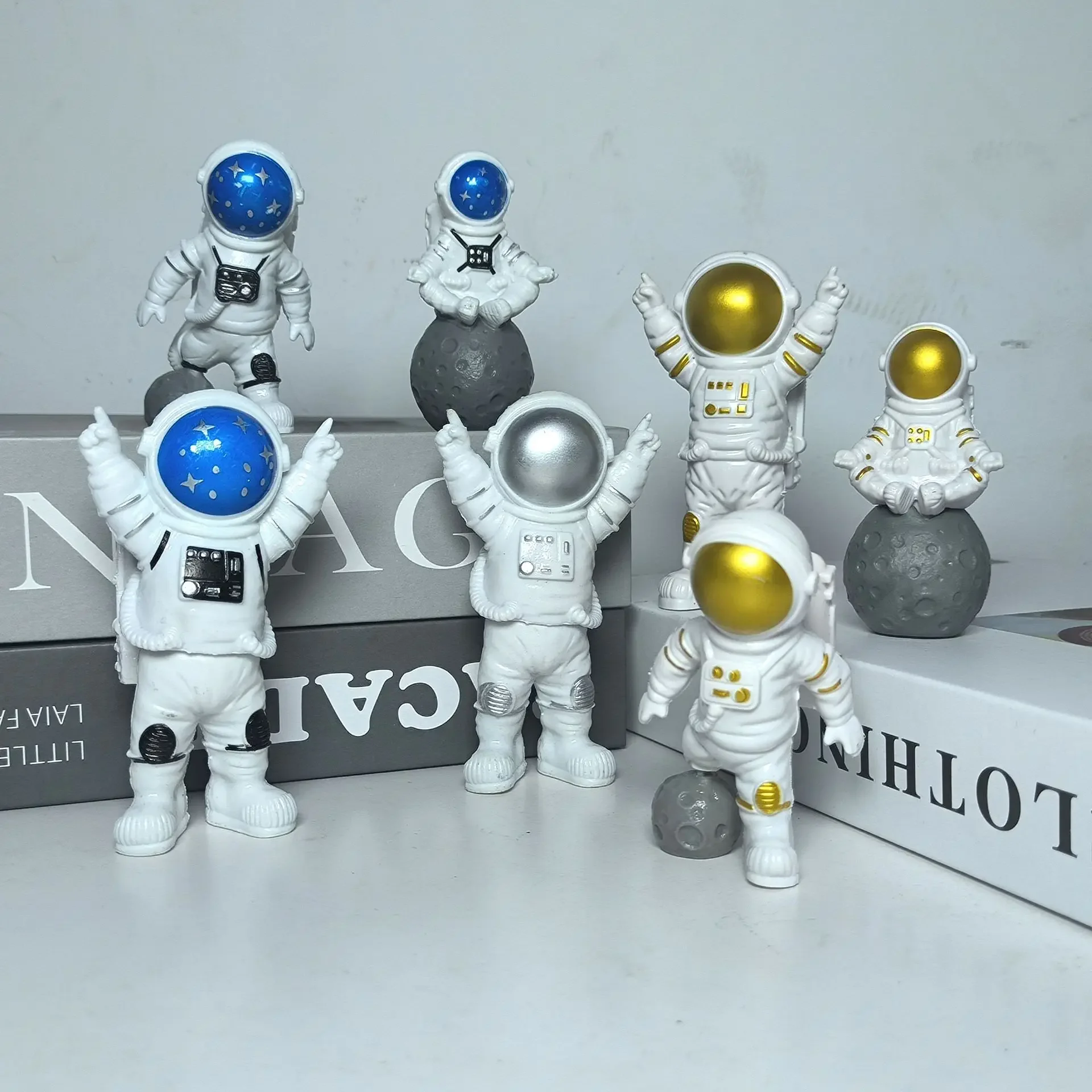 PVC astronaut three-piece cartoon tabletop decoration Space pilot figure creative small astronaut model