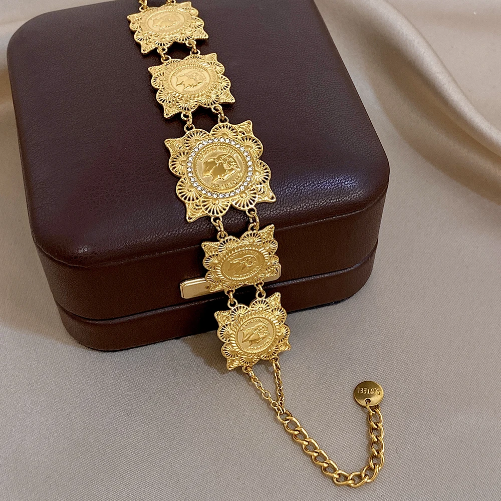Greatera Five Rooster Card Heads Scroll Pattern Hollowed-out Golden Coin Theme Bangle Trendy Portrait Shape Men Women's Bracelet