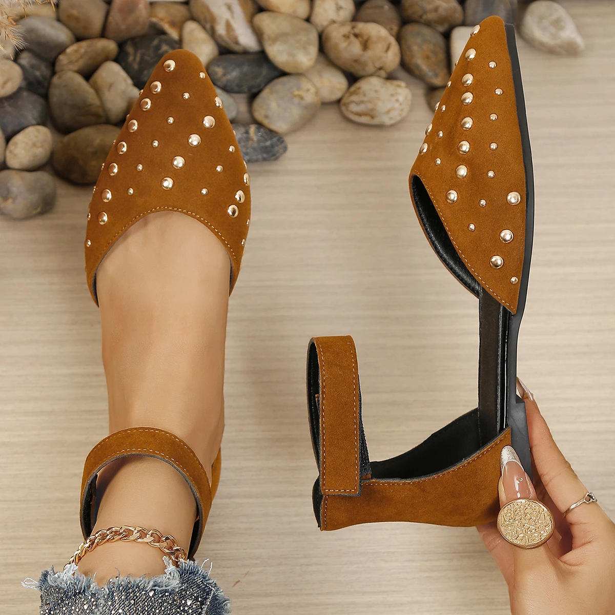 Women Flat Sandals Casual Fashionable Sandals Pointed Stud Barefoot Shoes Lightweight Comfortable Shoes Women Zapatos De Mujer