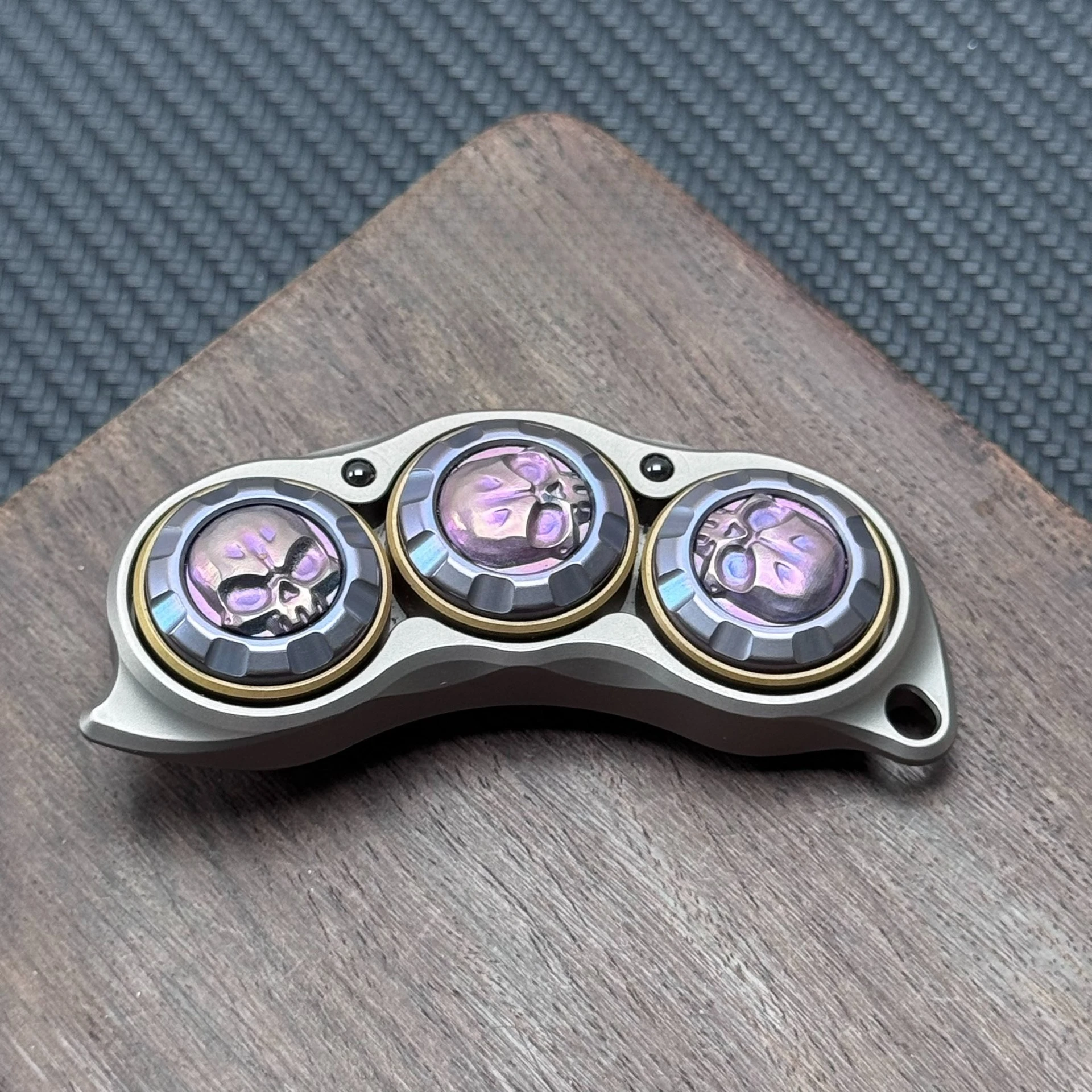 Used EDC TK pea pod, titanium brass EDC decompression toy
