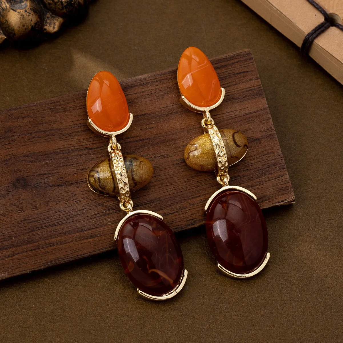 Vintage Court Style Long Water Drop Earrings Women Candy Color Geometric Shape Retro Niche European Fashion Jewelry M844