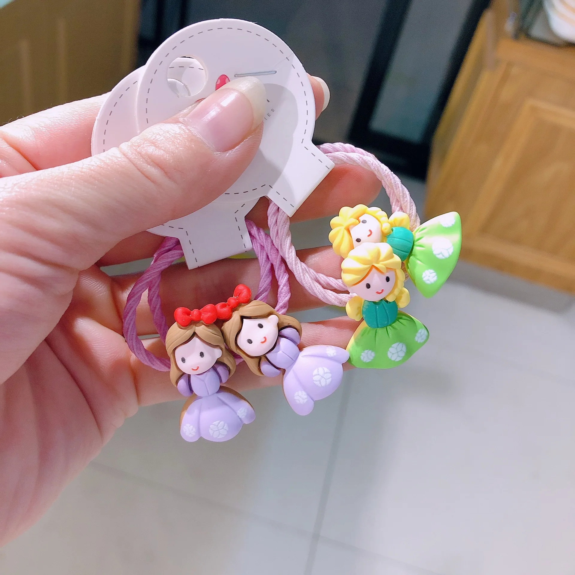Anime Figure 2 Pieces/Random Disney Frozen Children\'s Hairpin Cute Cartoon Elsa Princess Girls Hair Ring Headdress Jewelry Gifts