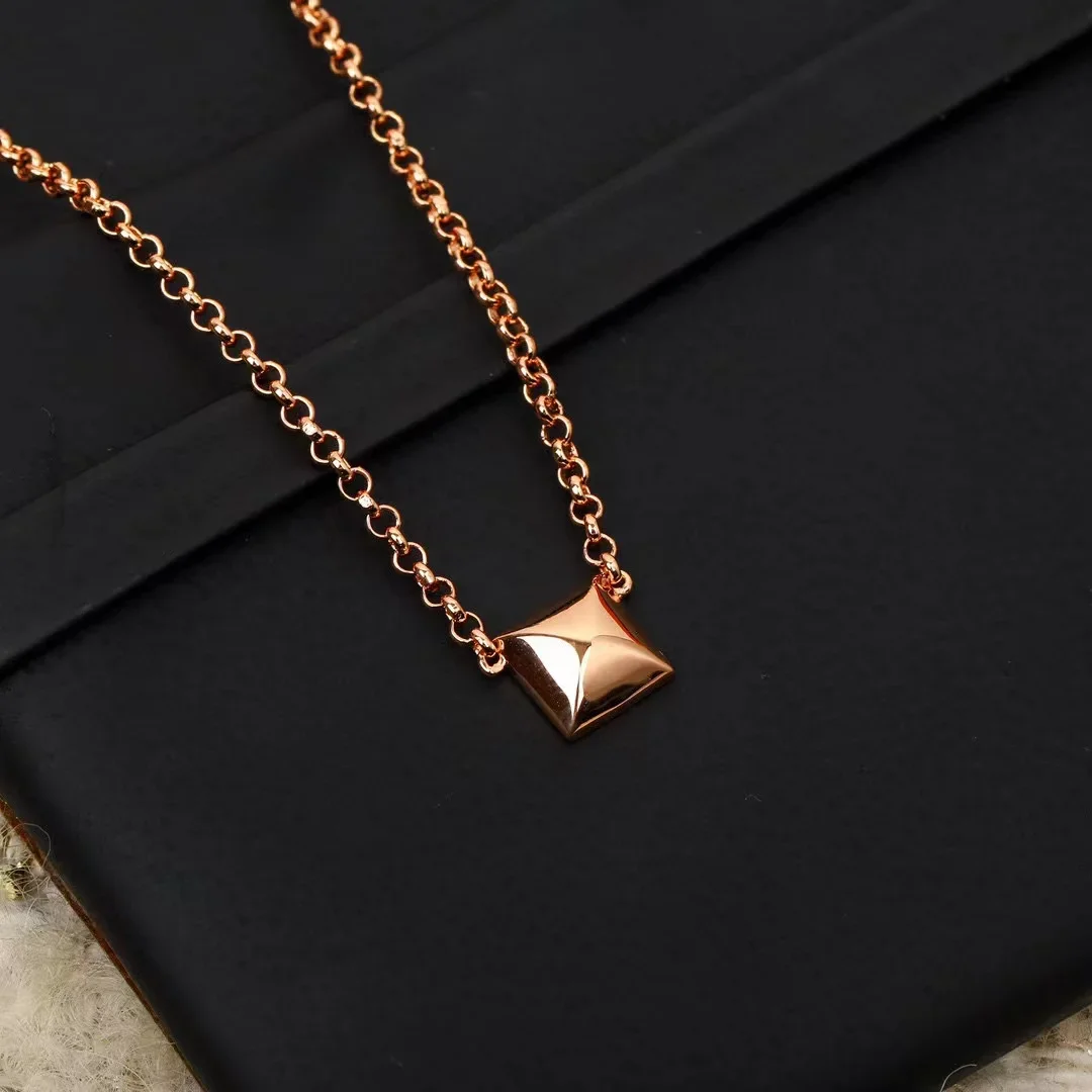 New 2024 Trend Classic High Quliaty Famous Brand Luxury Jewelry Necklaces For Women Pure 925 Sliver Rose Gold Pyramid Square