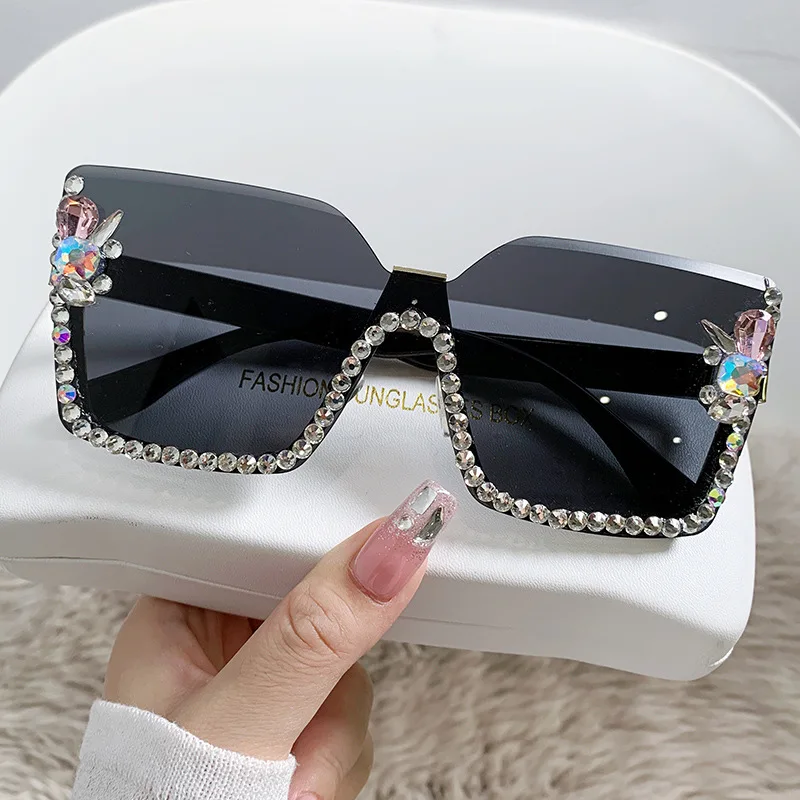 

Oversized Blue Light Blocking Sunglasses Diamond UV Protection Sun Protection Eyewear Trend Women's Rhinestone Sunglasses