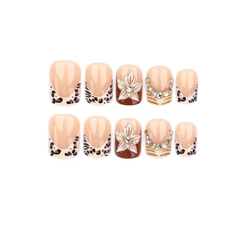 

24PCS Square Press on Nails Carved Flowers Butterfly Leopard Print Embossed False Nails European American Sweet Cool Fake Nails