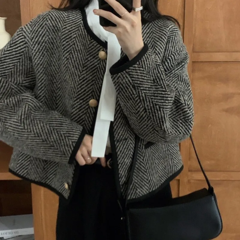 2023 Autumn and Winter Women's Round Neck Patchwork Button Screw Thread Loose Fashion Casual Elegant Commuter Long Sleeve Coat