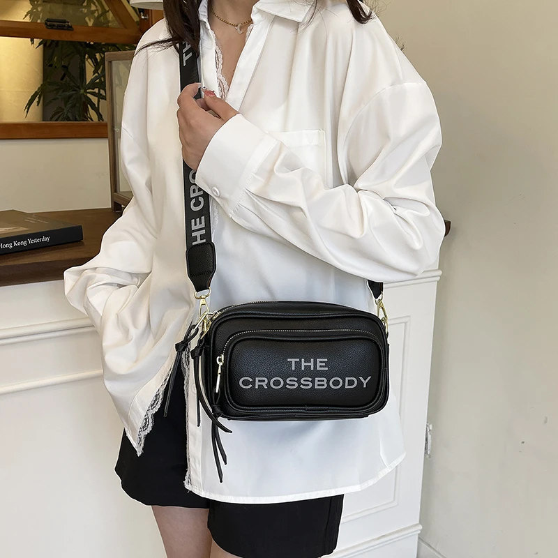 

Fashionable Tote Bag With Leather Accents Large Capacity Ideal For Shopping Leisure And Casual Outings For Women