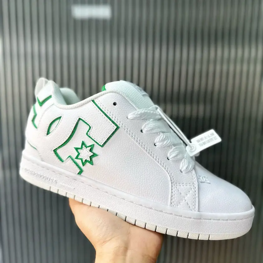 DC shoes trendy sports men's and women's loafers, low top campus sneakers, student casual retro versatile sports shoes gifts