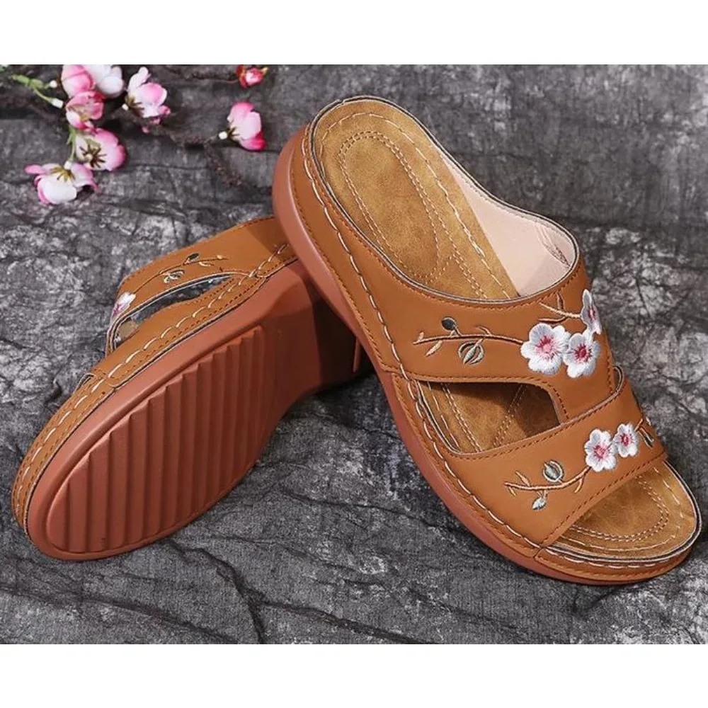 Hollow Slides Summer Women Sandals Slippers Comfortable Wedges Sandals Leisure Beach Roman Leather Women Slippers Zapatos Mujer