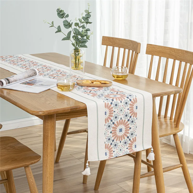 

North US European Style Painting Modern Table Runneome Decor Wholesale Embroider Table Runner for Wedding Hotel Dinner