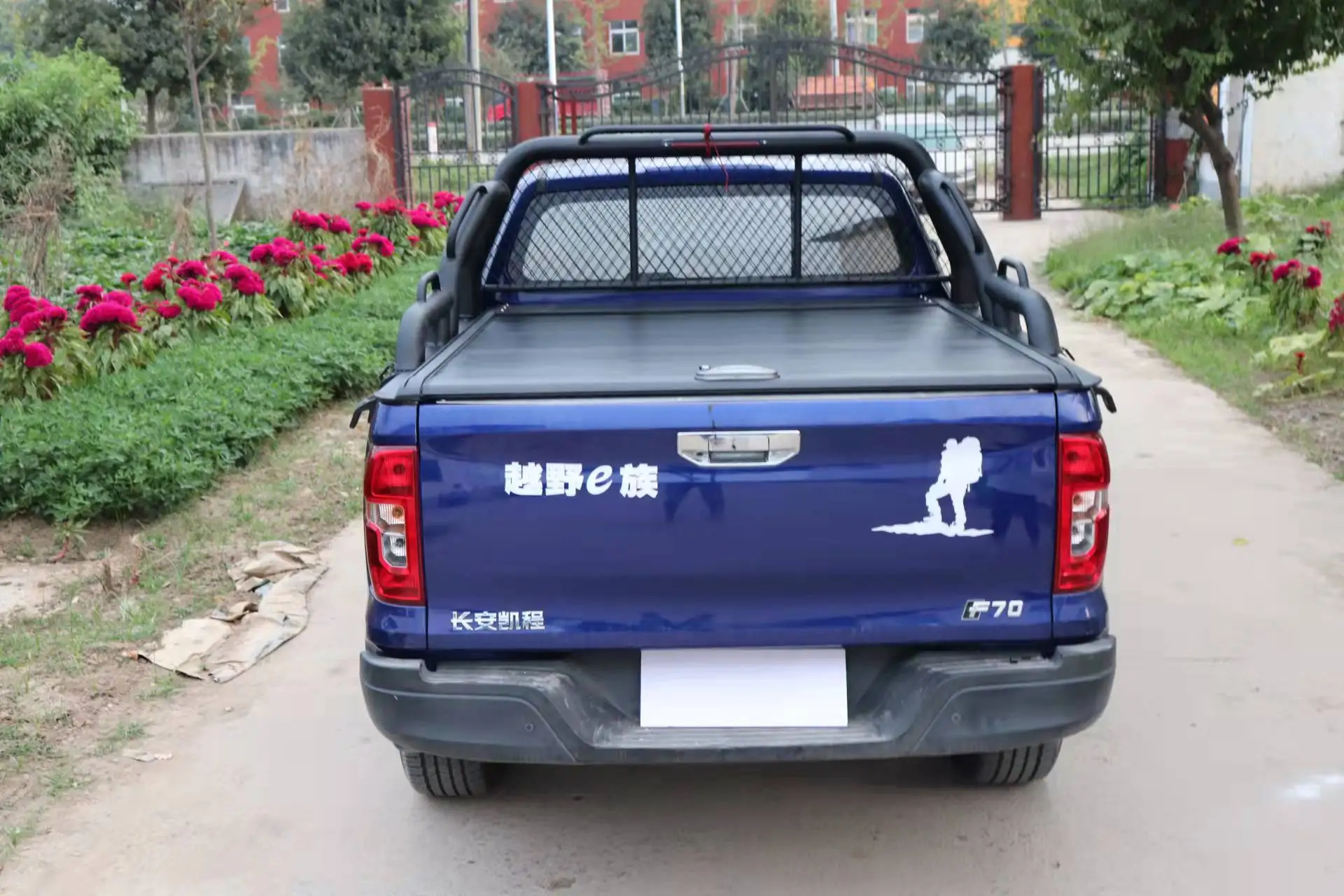 CHANGAN Hunter F70 Rear Compartment Lid Refitting Thickened Aluminium Pickup Back Cover Rolling Curtain Push Pull  Box