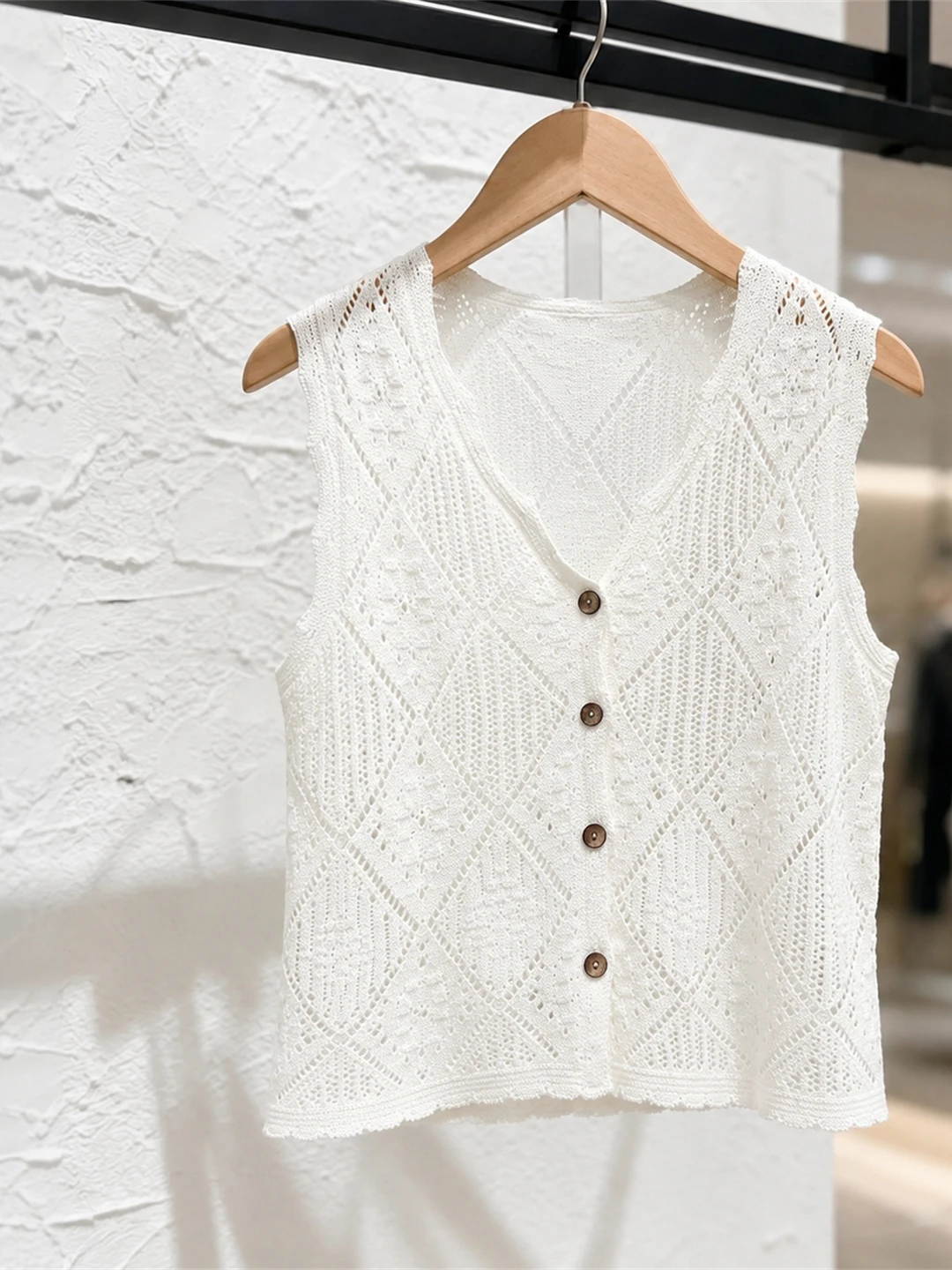 

Sweet Lady Style Sleeveless V-Neck Knitted Ice Silk Vest Hollow out Summer Single Button Korean Fashion Small Shirt