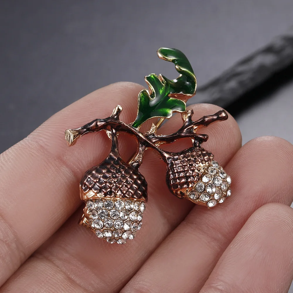 Rhinestone Floral Design Ladies Brooch Hazelnut Pinecone Simulation Plant Pin Clothing Accessories Niche Fresh Surprise Gifts