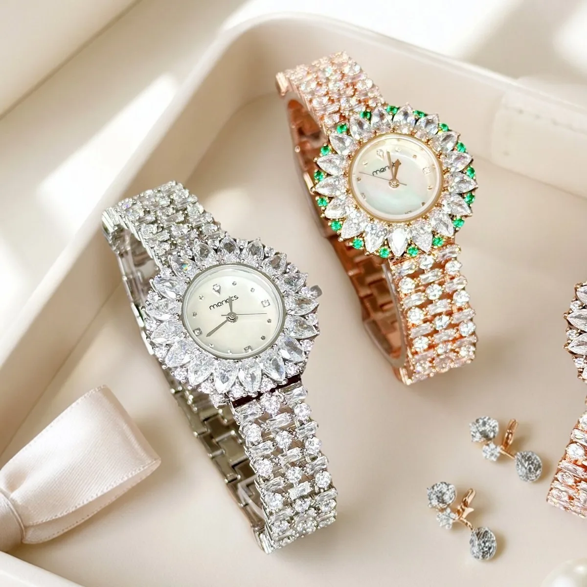 Mother of Pearl Dial Women Watch Luxury Cubic Zirconia Bracelet Watch Sparkling Crystal Flower Wristwatch Elegant Jewelry Gift