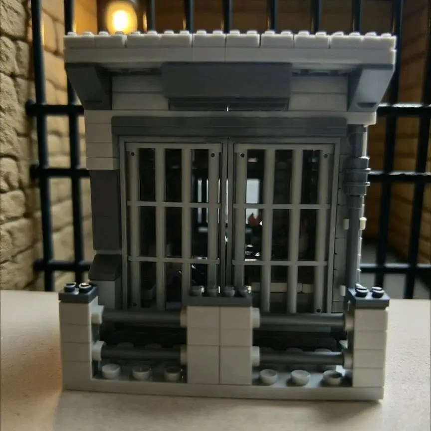 

Одиночная тюремная комната с кроватью, туалетом, строительные блоки, полицейские фигурки, тюремные клетки, набор строительных блоков, игрушки для детей