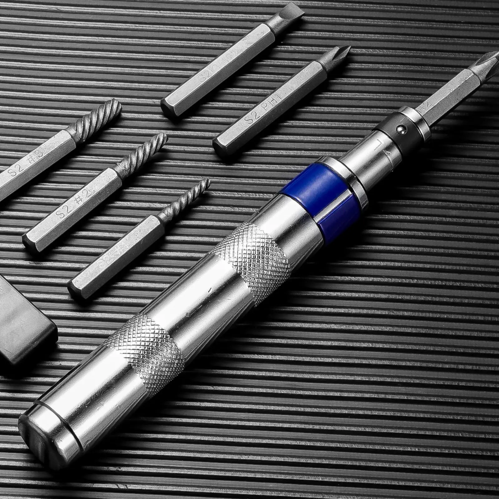 Picture 7: 6-in-1 Screwdriver Set Compact Strike Screwdriver Manual Strike Driver Seized Bolts Hand Tool Easy Installation for Maintenance