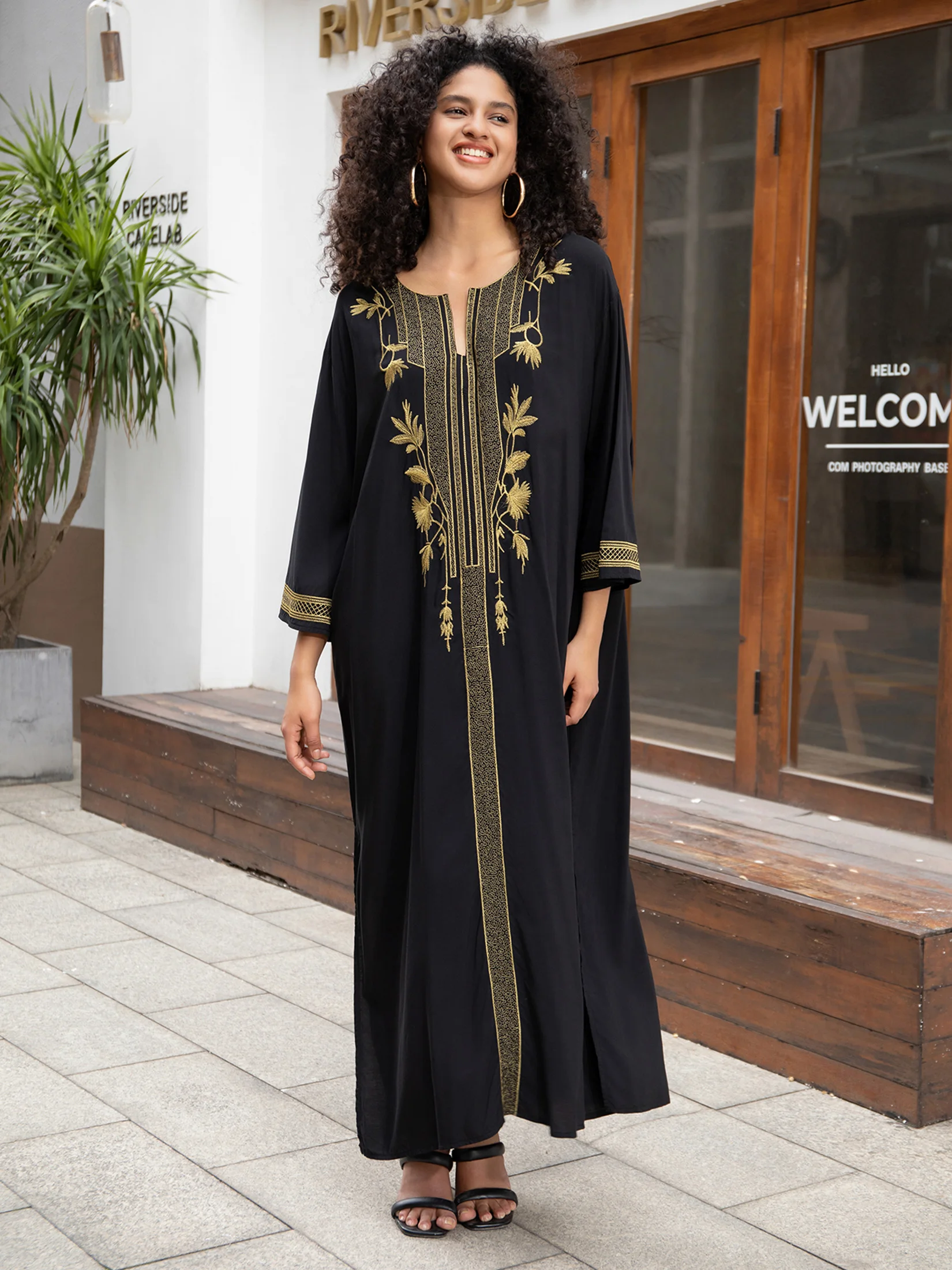 Bohomian Golden Embroidered Women Printed Kaftan House Robe Oversized 2024 Summer Women Beach Wear Lounge Maxi Dresses Q1659