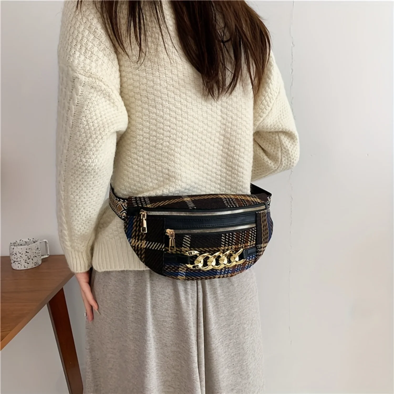 

Plaid Pattern Chest Bag, Retro Chain Decor Crossbody Bag, Womens Stylish Waist Bag & Purse Dust bag Sanitary pad pouch Pizza bag
