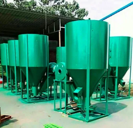 Cow/ chicken/horse/cattle  feed processing machines/grinder and Mixer/ feed processing machine