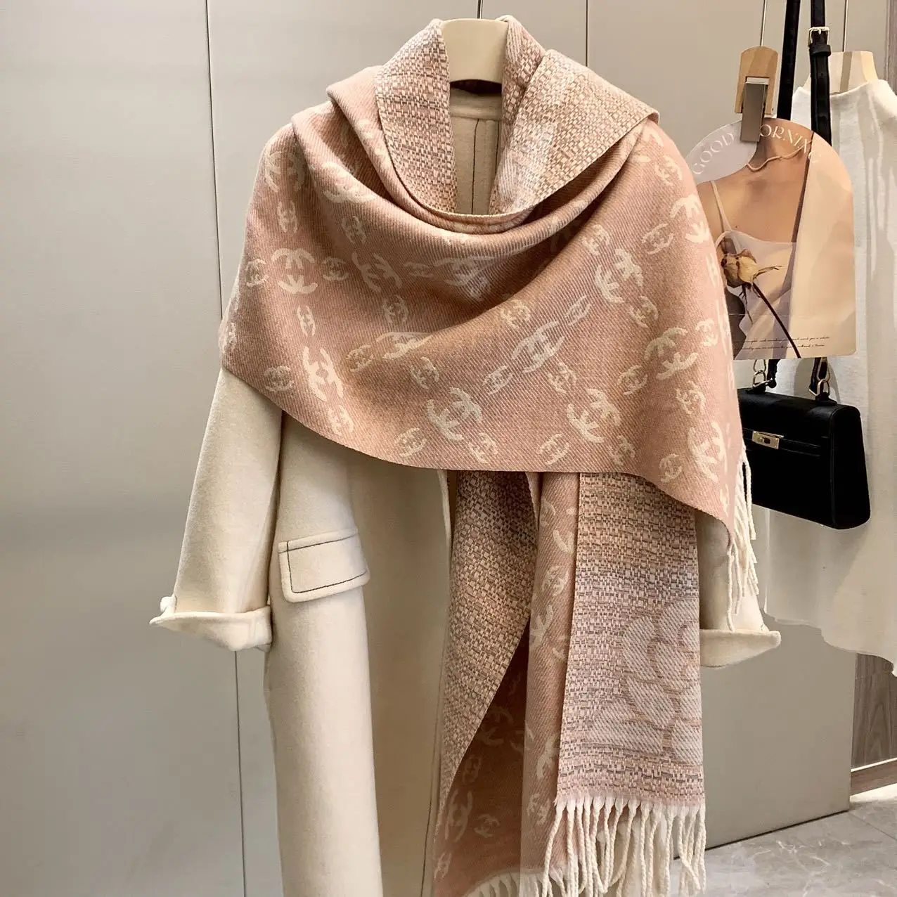 

Luxury-Inspired Double-Sided Scarf - Women's Stylish Letter Print Thickened Warm Versatile Shawl Neckwarmer
