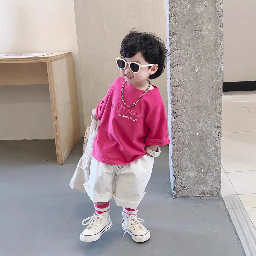 

2025 Children's Summer New Short Sleeved T-shirt with Solid Color Letters Stir Fried and Washed To Make Old Half Sleeved Baby