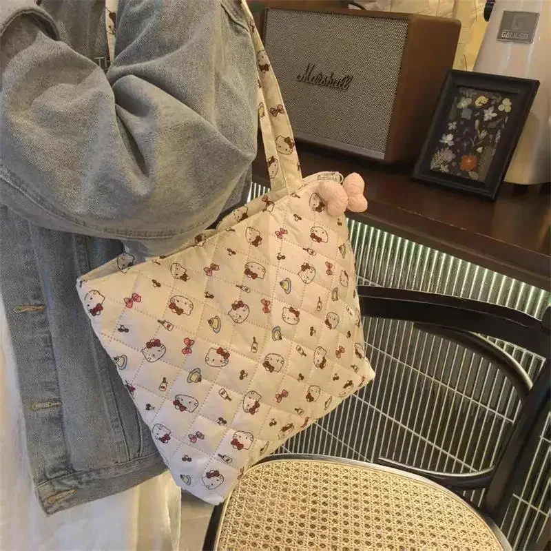 

Милая сумка Sanrio Hello Kitty, большая вместительная сумка для хранения, женская модная сумка-тоут, хлопковая сумка на плечо с пузырьками, портативная дорожная сумка