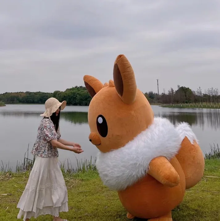 Miniso نفخ Eevee زي التميمة بوكيمون Flareon المشي ملابس دمى هالوين عيد الميلاد عيد ميلاد فستان حفلة تنكرية